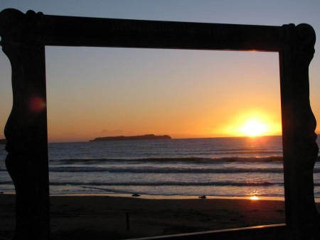 východ slunce na Whangaparaoa bay